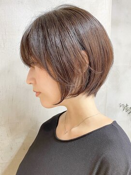 エリマ 調布(elima) 大人ショートボブ カーキグレージュ イルミナカラー 前髪あり