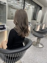ロンドメリア 天神大名店(Lond Melia) ★斜めバングミディアムヘアグレージュカラーシルキーベージュ★