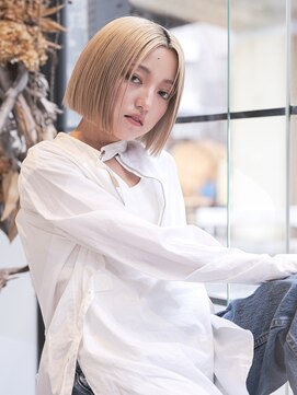 エムスラッシュ 新百合ヶ丘(M.SLASH) 金髪/ハイトーンカラー/切りっぱなし/ワンレングス/新百合ヶ丘