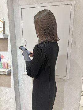 ヨーク(YOKE) YOKE 切りっぱなしボブ結べるボブアッシュグレージュ伸ばしかけ