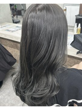 ジーナ セントラル銀座(Zina) グレージュカラー