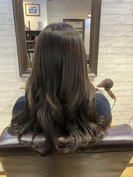 ニースヘアギャラリー 上野御徒町店(Neece hair gallery by across) 赤みのないアッシュベージュ