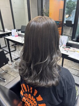 パヌポン(PANUPON) グレージュハイライトバレイヤージュダブルカラーケアブリーチ
