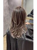 白髪ぼかし バレイヤージュ × レイヤーカット