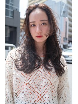 マウロア(MAULOA)の写真/【華やかstyle】計算されたカットで伸ばしかけもロングヘアも可愛く☆軽さと動きがでる華やかなstyleに!!