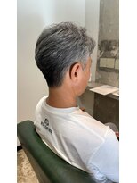 アルフレッド 瑞穂店(alfRed)&nbsp;隠さず魅せる白髪が主役の大人ショートスタイル/瑞穂区/メンズ
