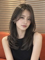 オアシスアヴェダ ザ・ペニンシュラ東京(OASIS AVEDA)&nbsp;大人セミロングレイヤー・長め前髪・グレージュ20代30代