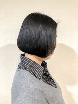 コマド(Comado) 黒髪ツヤツヤボブ