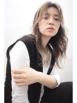 アンド(AND) 白髪ぼかし レイヤーロング ハイライト こなれハイトーン