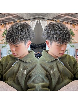 髪屋 紬 メンズ/メンズカット/メンズパーマ/波巻きパーマ