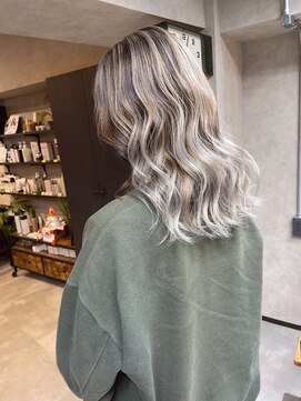 サニー 渋谷(SUNNY) バレイヤージュ、ハイライト、レイヤーロング、グレーベージュ