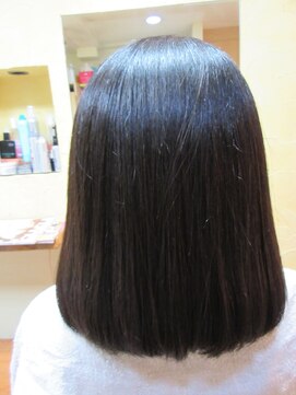 ヨシユキコンディショニング ダメージレスな縮毛矯正「強いくせ毛～ダメージ毛まで対応」176