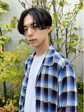 バイフィフス 原宿/表参道(by fifth) 艶感センターパートでナチュラルモテヘアに