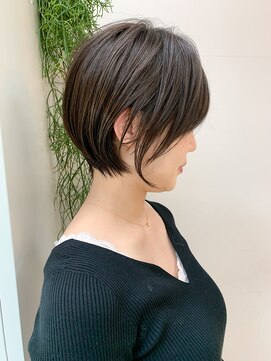 ミィ 表参道(mee.) 【mee.】大人ショート　くびれ