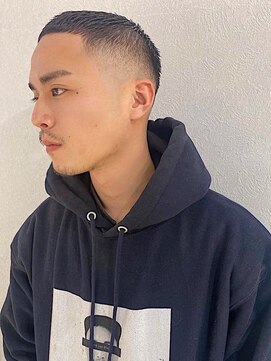 ロンドガルマン 名古屋(Lond GULLMAN) ビシッと決まるクロップスタイル