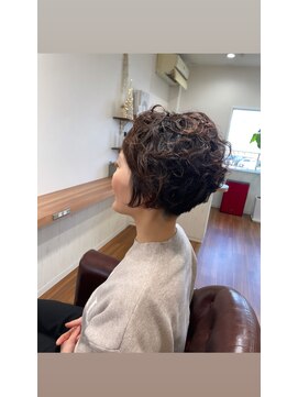ジュース(jussu) パーマ×刈り上げの気分上がる大人ショート!