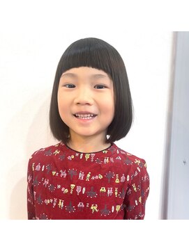 シックス(SIXs) 前髪ぱっつんボブ