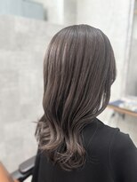 イル(iru)&nbsp;透明感♪明るめグレージュ