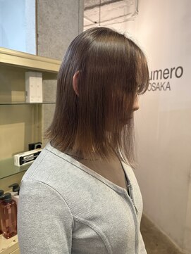 ベージュブラウン