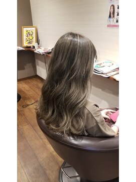 ヘアーアンドヘッドスパ ビオ(Hair&HeadSpa BIO) ハイライトグレージュ