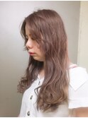 透明感のあるくすみピンクベージュ