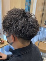 スプリング ウシワカマル(SPRING@ushiwakamaru)&nbsp;刈り上げマッシュ×強めツイストスパイラル