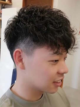 インターコンチネンタルバーバー(INTER CONTINENTAL BARBER I.C.B.) 男度UP！フェード×パーマ