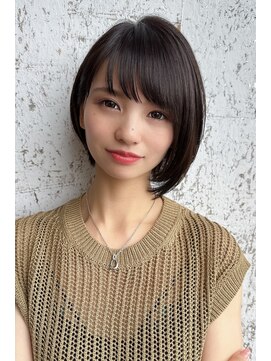 ロジ イン トゥバレー(LOWG in TOWVALLEY) 大人女性の丸みが可愛いショートボブ