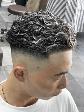 ワールドシップコウベ(WORLD SHIP KOBE) 極道ホワイトメッシュパーマ