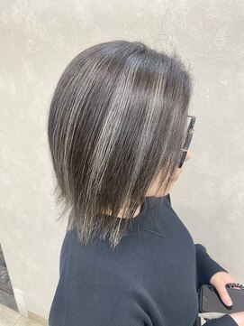 フルブルーム(fullbloom) ブリーチ２回コントラストハイライトカラー