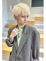 カケル(×.)&nbsp;ハイトーン×下ろしスパイキーショート