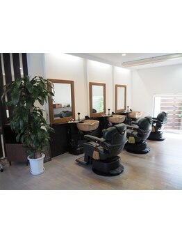 男を磨くヘッドスパで頭皮ケアも。極上の癒しの時間をぜひご堪能下さい。