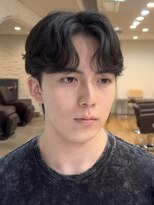 ノラキチジョウジ(NORA KICHIJOJI) 黒髪毛流れセンターパートツーブロックダウンパーマワックスなし