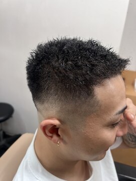 ヘアサロンナンバーワンクラブ上和田本店 アフロショート