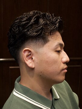 ザバーバー 渋谷(THE BARBER) 短髪フェード+ツーブロックショート