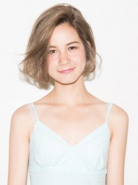 ミーティア バイ クアトロ(Meteor By QUATRO) 【QUATRO】ワンサイドエレガントボブ