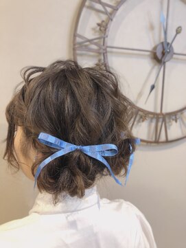 ヘアセットサロン ミント(Hair set salon MINT) ツインシニヨン【持ち込みおりぼん】