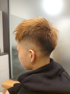 スカイシープレイス 錦糸町 ハイトーンカラー ジェットモヒカン〈理容室〉