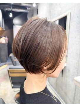 レイドバック(LAID BACK) 丸みくびれショートボブ