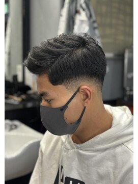 バーバーショップライズ 2nd(barber shop RAIzE) ローフェードラフショート