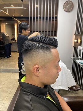 リレーションメンズヘアー(RELATION MEN'S HAIR) ブルーブラックフェザーパーマスキンフェードマンバン