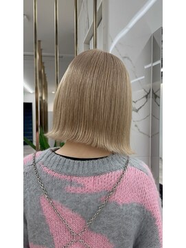 エトワール(ETOILE) 神戸三ノ宮ミルクティーベージュボブブリーチはいとーん