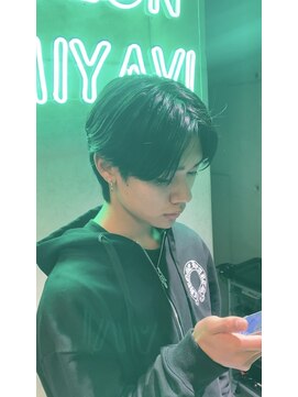 ミヤビ(MIYAVI) 【韓国メンズスタイル】ニュアンスセンターパート