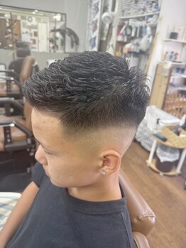 ケーツーネクスト(K2 NEXT)の写真/【板宿駅すぐ】ON/OFFどちらもキマる！カジュアルスタイル～清潔感溢れるビジネススタイルまで幅広く対応!!