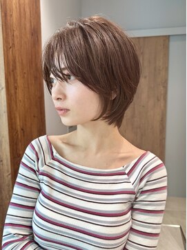 ビュートリアム 南青山(BEAUTRIUM) ショートボブ長めショート前髪ありショートヘア大人ショート青山