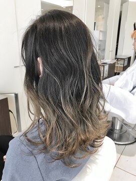 コンセプト(Concept) 外国人風 グラデーションベージュ