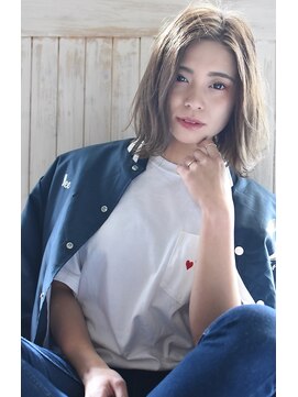 メーヴェ(Mowen) mowen×外ハネミディアム×ラフウェーブ×ミルクティーベージュ