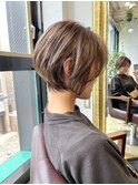 NUDE20代30代40代ウザバング 耳だしショート小顔補正立体カット