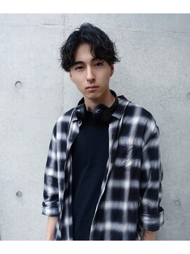 マール 矢場町(MARL) メンズ波巻きパーマセンターパート