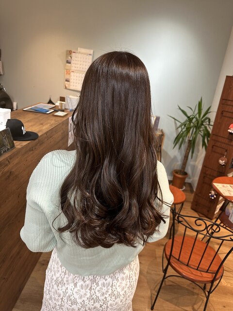 大人可愛い ロングヘア アッシュブラウンカラー ヘアアレンジ